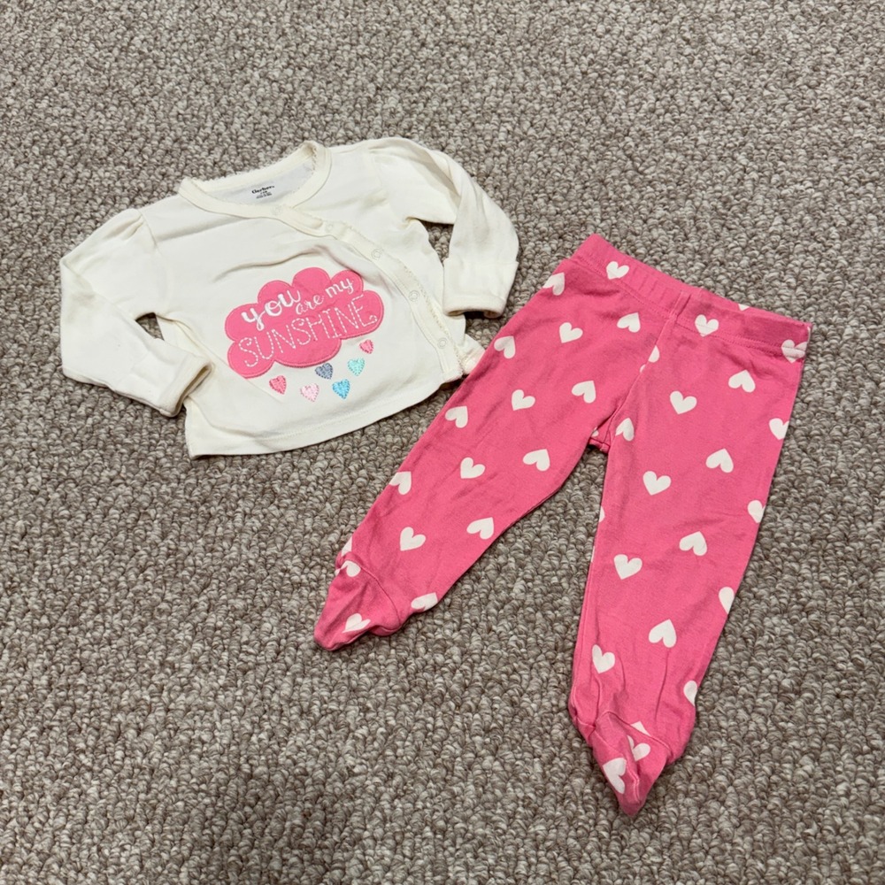 Gerber Baby Girl Outfit Cream Long Sleeve Top Pink Heart Pants‎ Size 3-6 Months